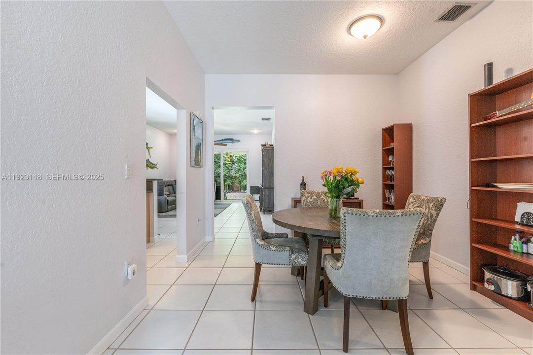 For Sale: $589,000 (3 beds, 2 baths, 1639 Square Feet)