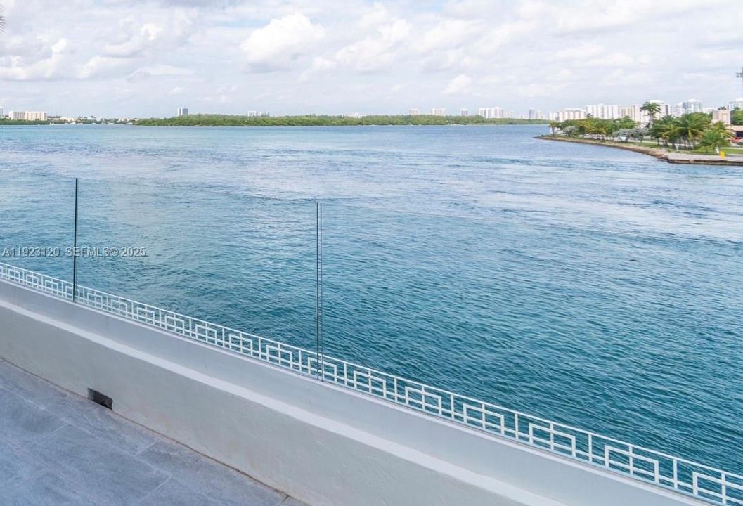 出租: $7,500 (3 贝兹, 3 浴室, 1428 平方英尺)