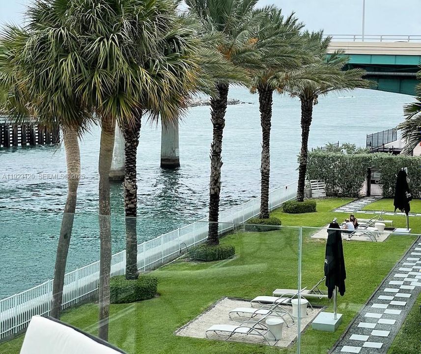 出租: $7,500 (3 贝兹, 3 浴室, 1428 平方英尺)