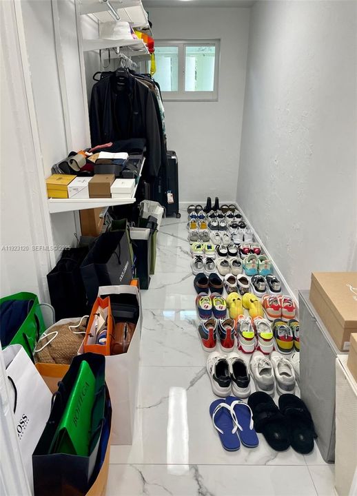 出租: $7,500 (3 贝兹, 3 浴室, 1428 平方英尺)