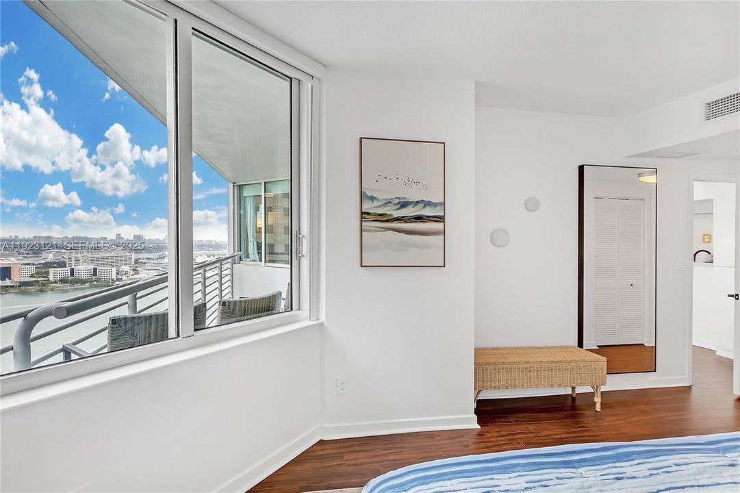 For Rent: $3,900 (2 beds, 2 baths, 1169 Square Feet)