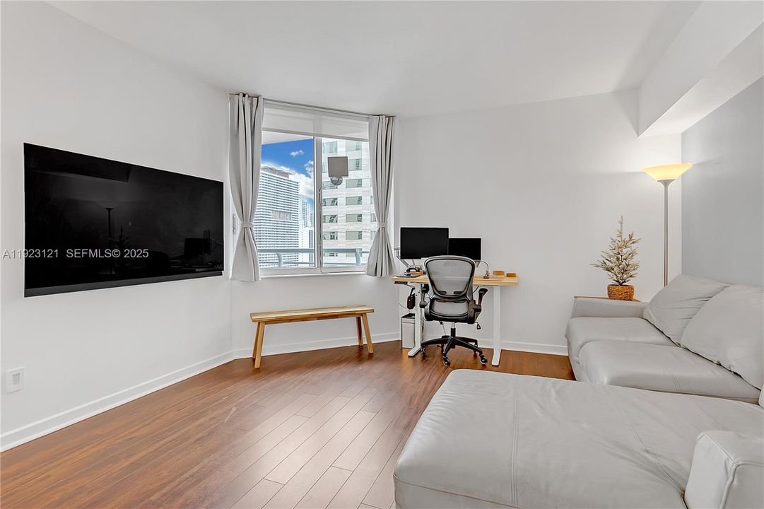 For Rent: $3,900 (2 beds, 2 baths, 1169 Square Feet)