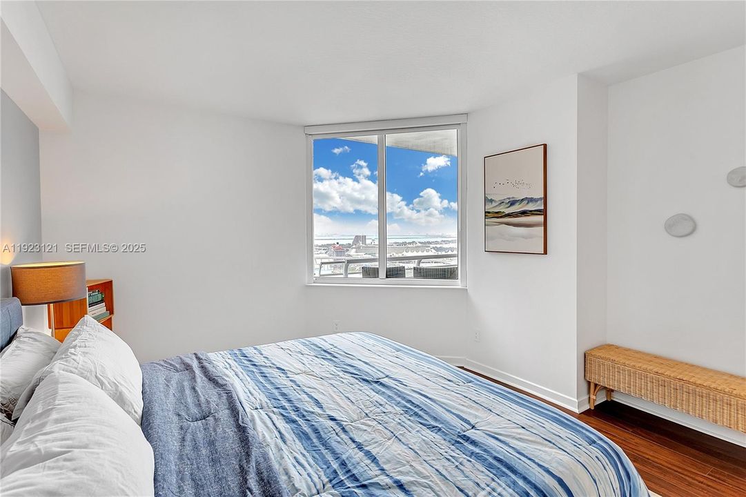 For Rent: $3,900 (2 beds, 2 baths, 1169 Square Feet)