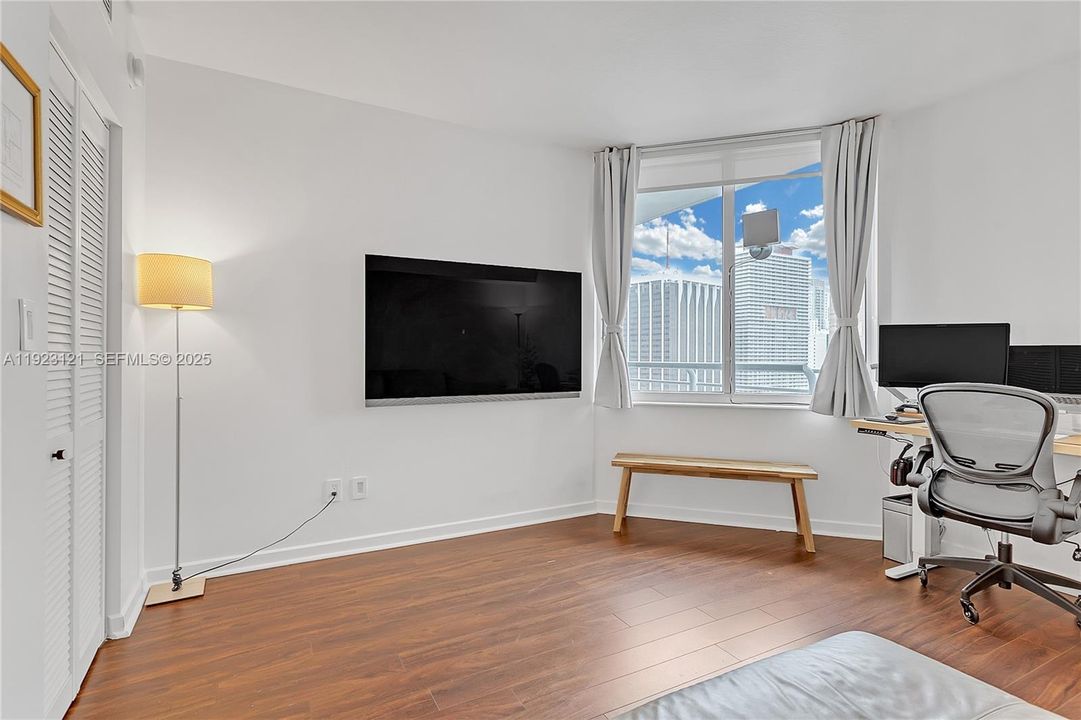 For Rent: $3,900 (2 beds, 2 baths, 1169 Square Feet)