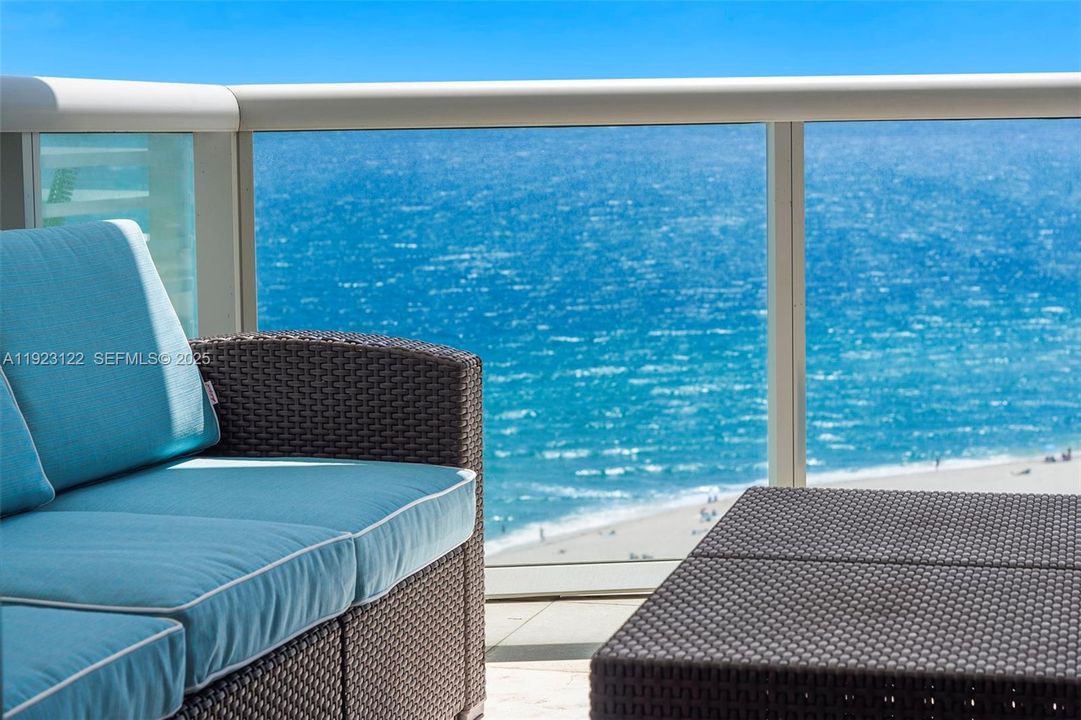 For Rent: $10,900 (3 beds, 3 baths, 1507 Square Feet)