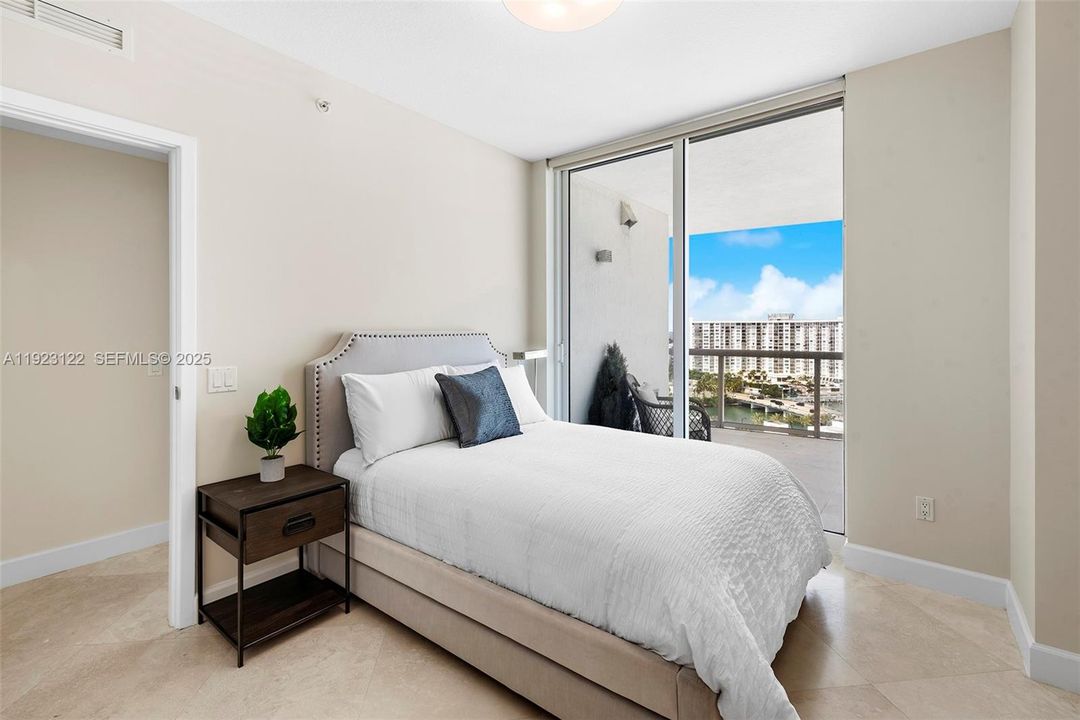 For Rent: $10,900 (3 beds, 3 baths, 1507 Square Feet)