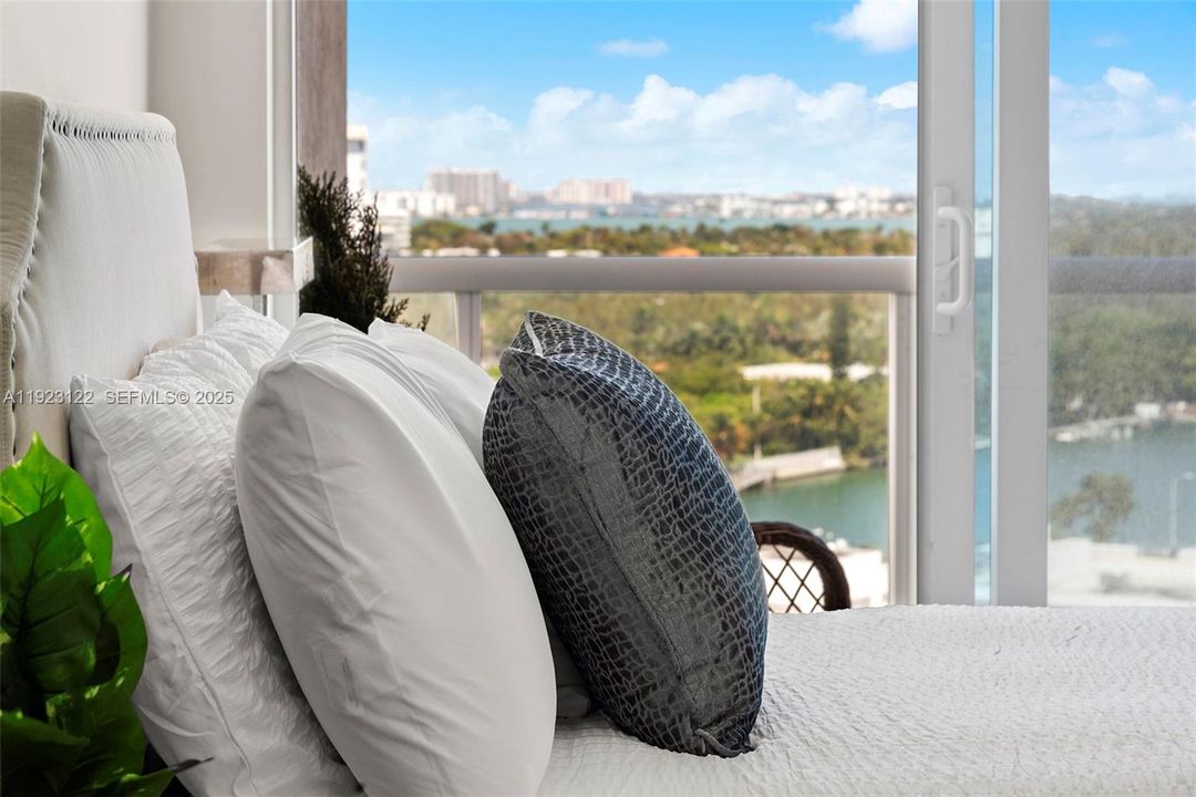 For Rent: $10,900 (3 beds, 3 baths, 1507 Square Feet)