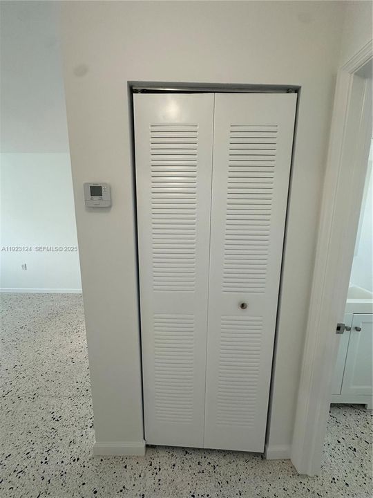 For Rent: $3,400 (3 beds, 2 baths, 2025 Square Feet)