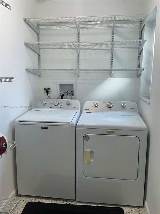 For Rent: $3,400 (3 beds, 2 baths, 2025 Square Feet)