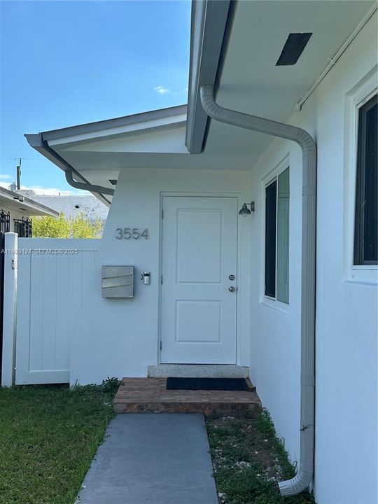 For Rent: $3,400 (3 beds, 2 baths, 2025 Square Feet)