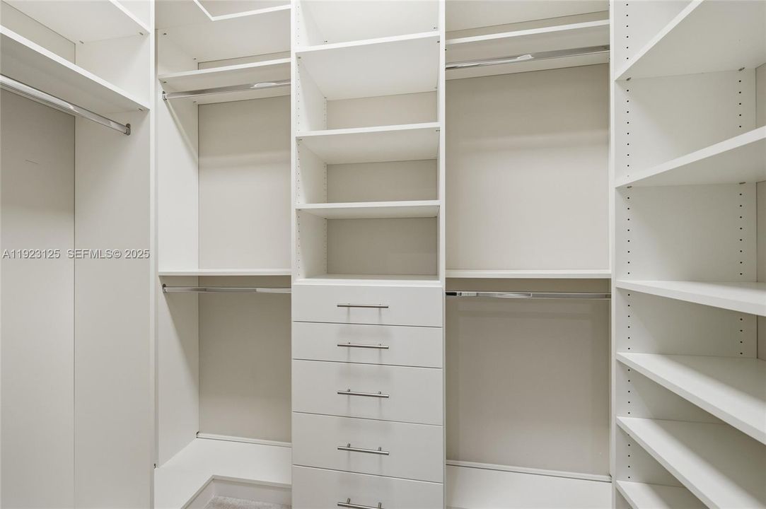 En Venta: $4,225,000 (7 camas, 8 baños, 7895 Pies cuadrados)