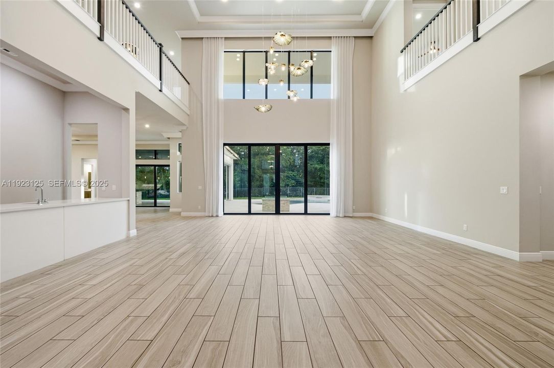 En Venta: $4,225,000 (7 camas, 8 baños, 7895 Pies cuadrados)