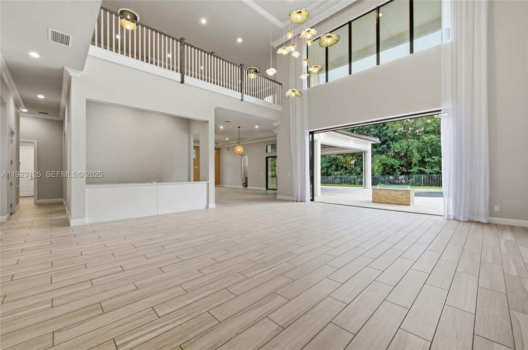 En Venta: $4,225,000 (7 camas, 8 baños, 7895 Pies cuadrados)