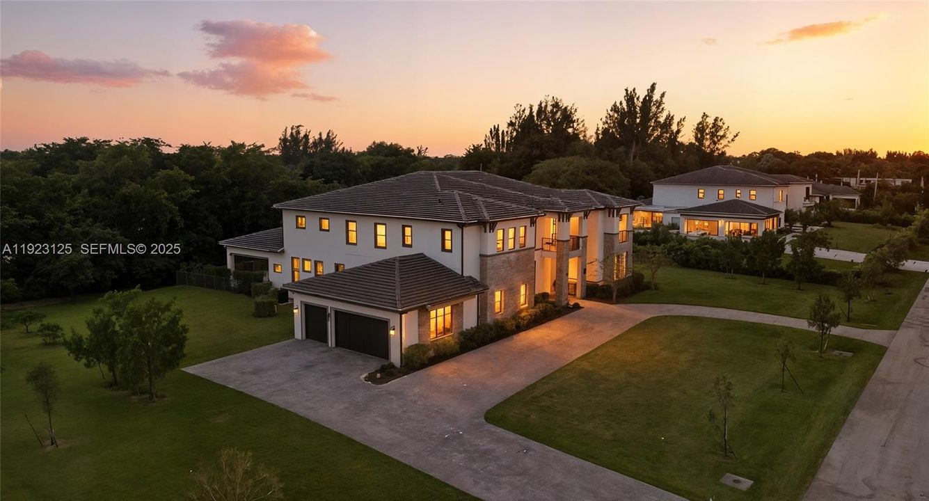 En Venta: $4,225,000 (7 camas, 8 baños, 7895 Pies cuadrados)