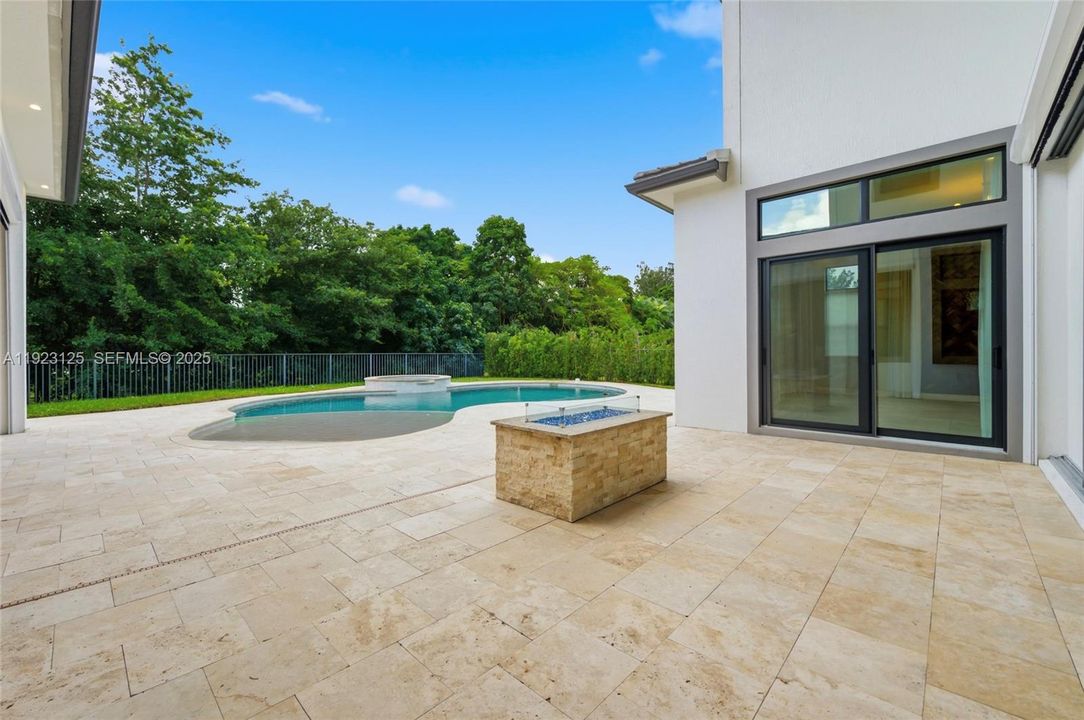 En Venta: $4,225,000 (7 camas, 8 baños, 7895 Pies cuadrados)