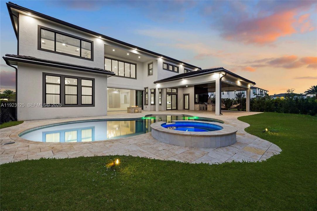 En Venta: $4,225,000 (7 camas, 8 baños, 7895 Pies cuadrados)