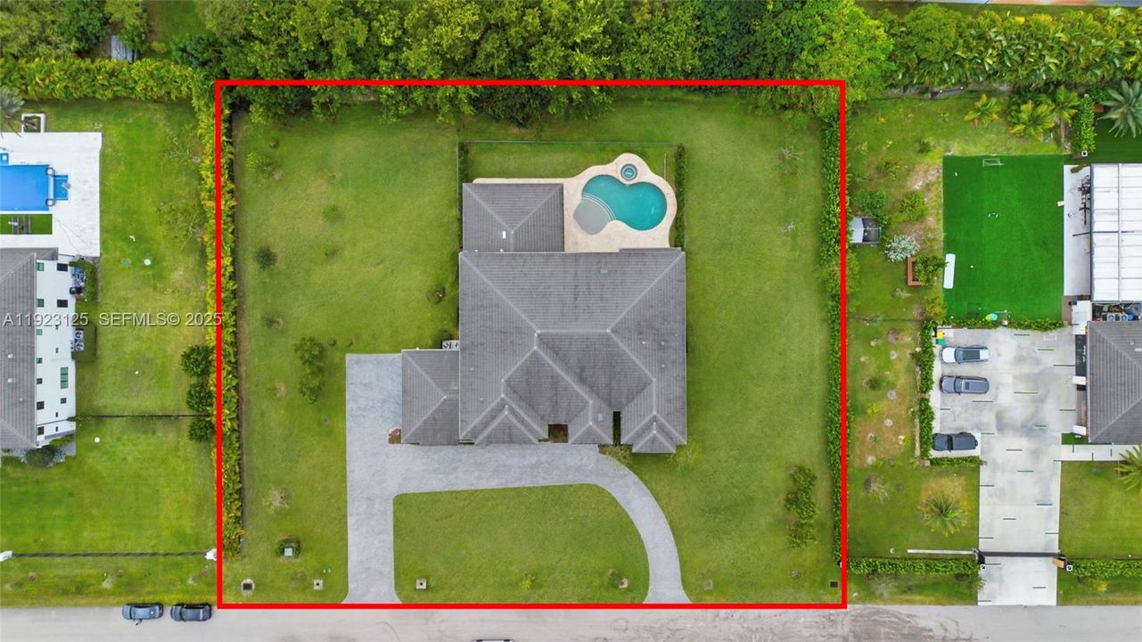 En Venta: $4,225,000 (7 camas, 8 baños, 7895 Pies cuadrados)