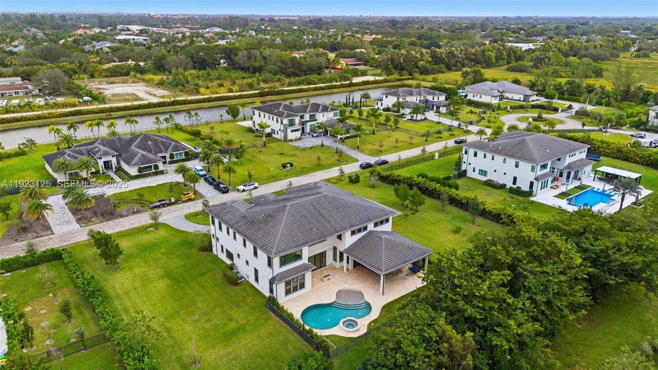 En Venta: $4,225,000 (7 camas, 8 baños, 7895 Pies cuadrados)