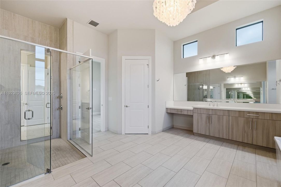 En Venta: $4,225,000 (7 camas, 8 baños, 7895 Pies cuadrados)