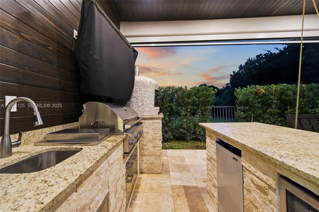 En Venta: $4,225,000 (7 camas, 8 baños, 7895 Pies cuadrados)