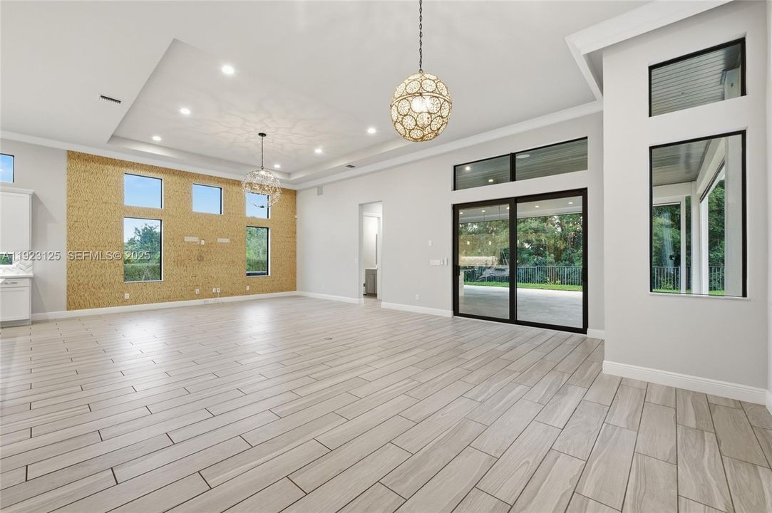 En Venta: $4,225,000 (7 camas, 8 baños, 7895 Pies cuadrados)