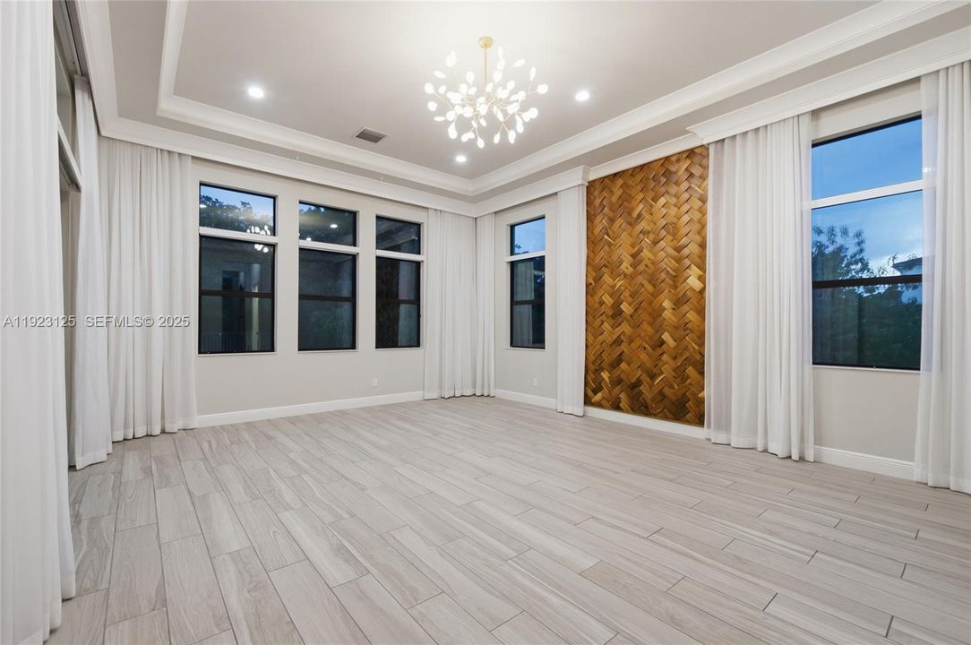 En Venta: $4,225,000 (7 camas, 8 baños, 7895 Pies cuadrados)