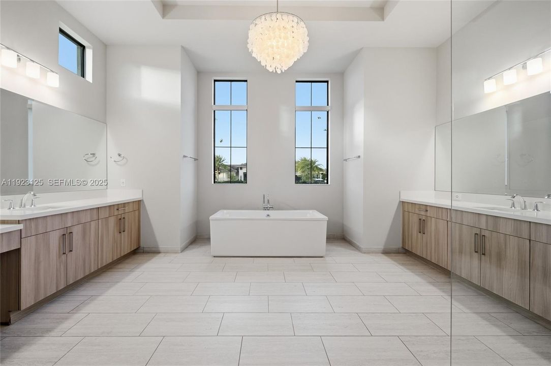 En Venta: $4,225,000 (7 camas, 8 baños, 7895 Pies cuadrados)