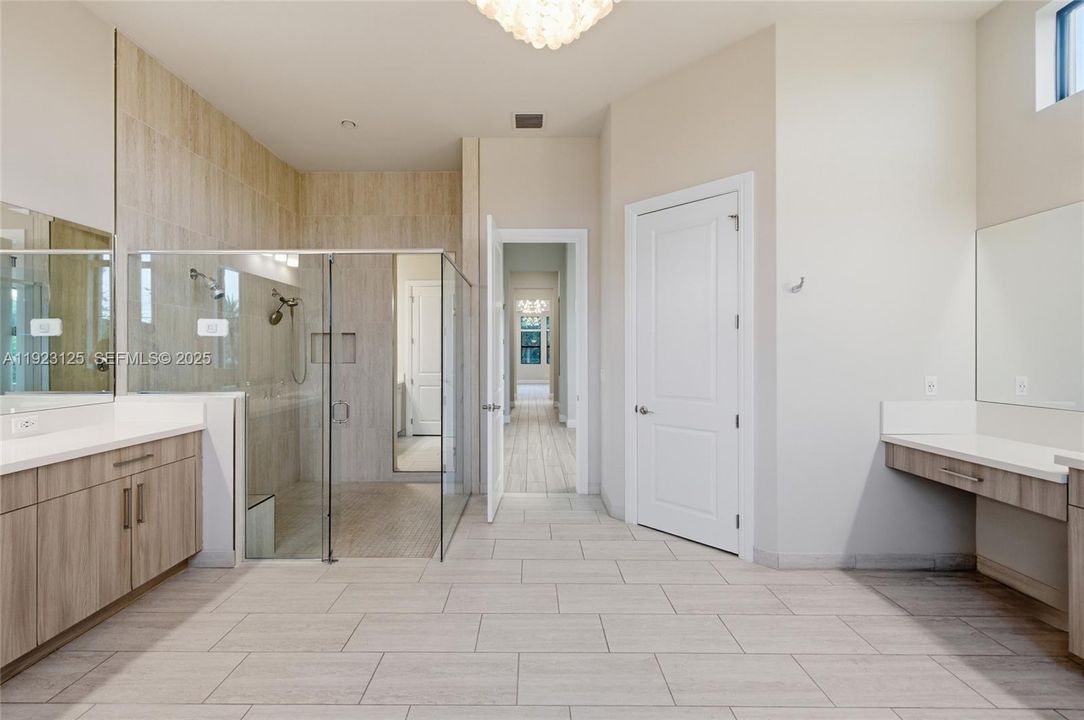 En Venta: $4,225,000 (7 camas, 8 baños, 7895 Pies cuadrados)