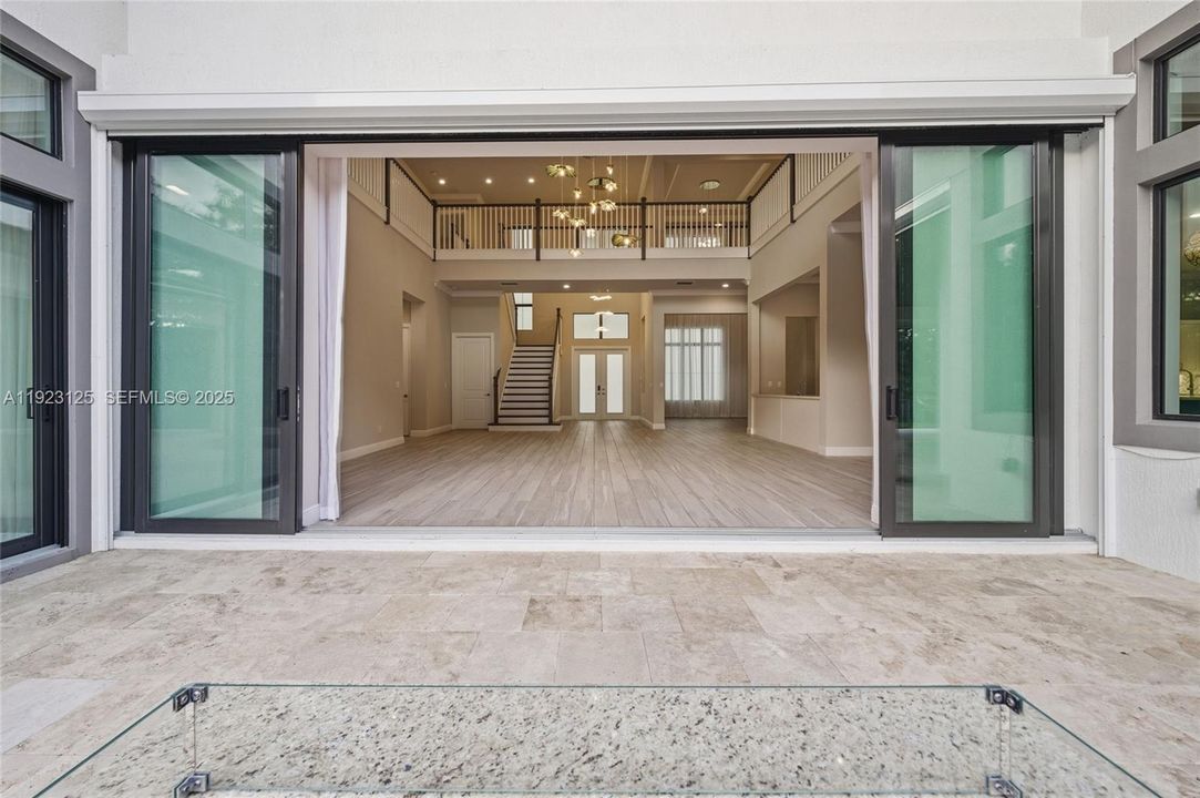 En Venta: $4,225,000 (7 camas, 8 baños, 7895 Pies cuadrados)