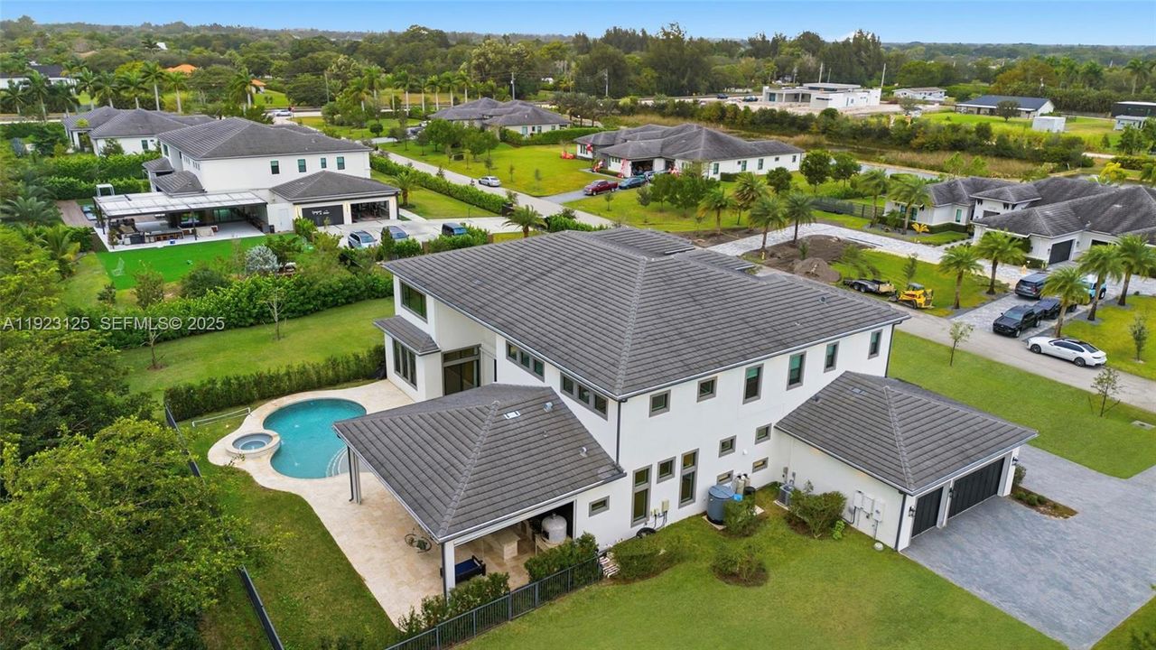 En Venta: $4,225,000 (7 camas, 8 baños, 7895 Pies cuadrados)