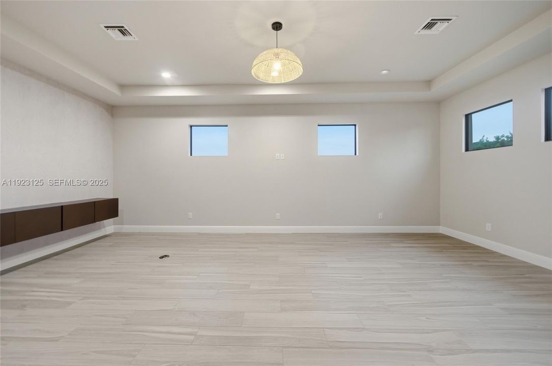 En Venta: $4,225,000 (7 camas, 8 baños, 7895 Pies cuadrados)