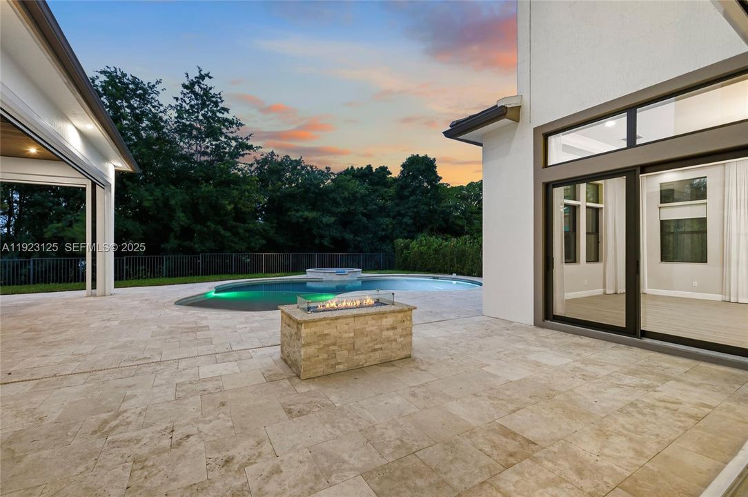 En Venta: $4,225,000 (7 camas, 8 baños, 7895 Pies cuadrados)