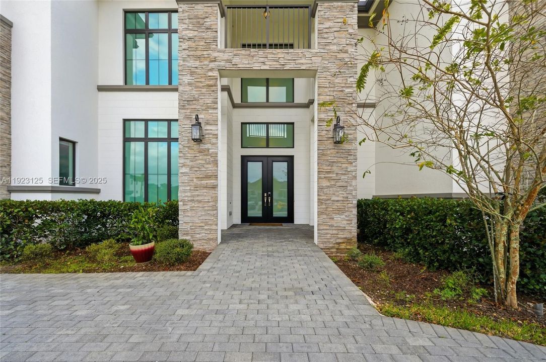 En Venta: $4,225,000 (7 camas, 8 baños, 7895 Pies cuadrados)