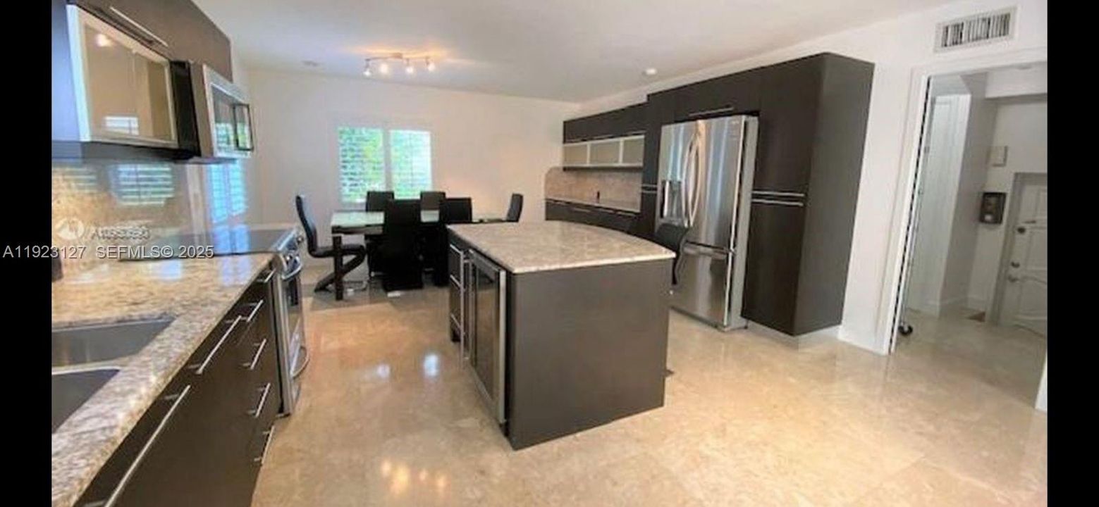 В аренду: $20,000 (3 спален, 2 ванн, 3488 Квадратных фут)