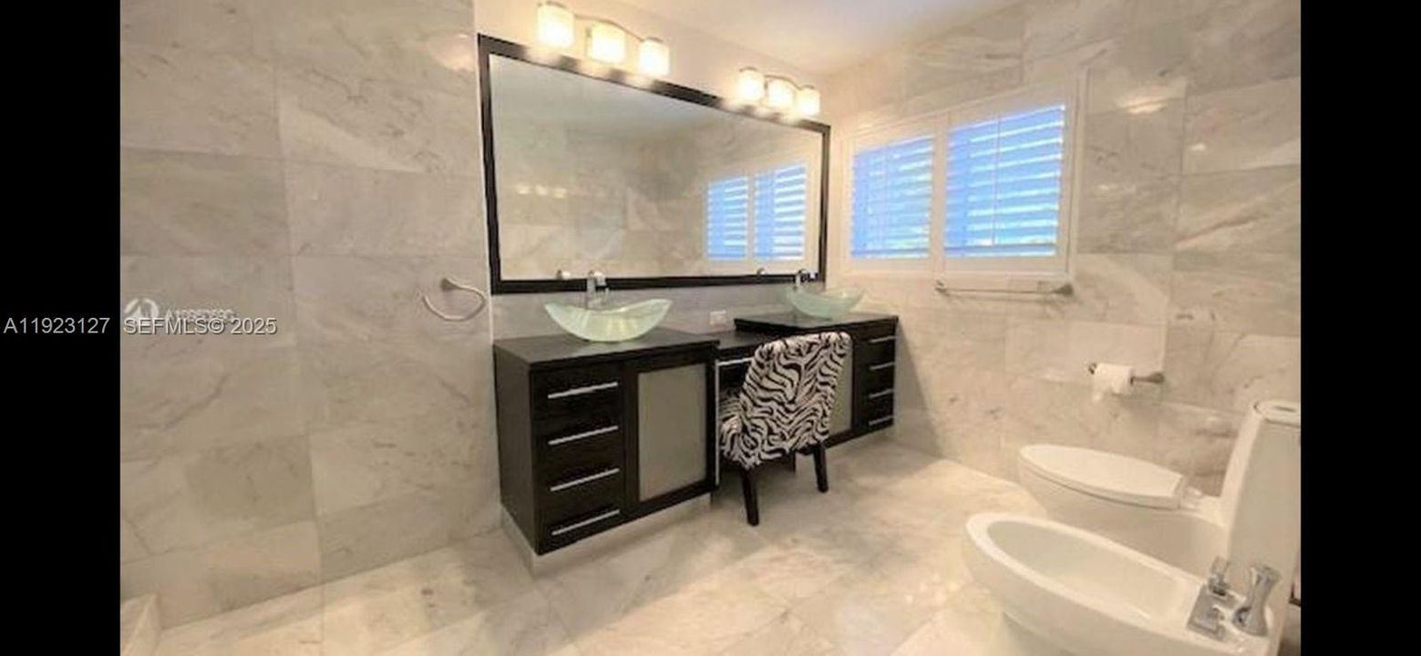 В аренду: $20,000 (3 спален, 2 ванн, 3488 Квадратных фут)