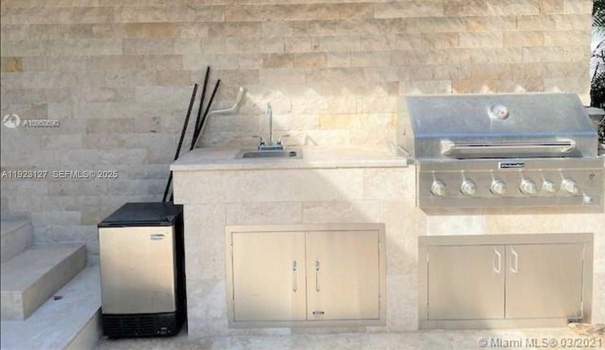 В аренду: $18,750 (4 спален, 4 ванн, 3488 Квадратных фут)