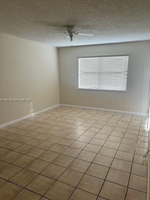 В аренду: $1,800 (2 спален, 2 ванн, 930 Квадратных фут)