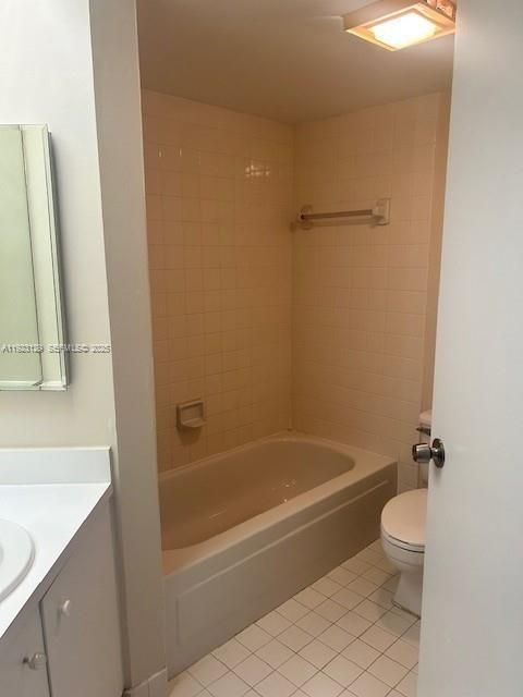 В аренду: $1,800 (2 спален, 2 ванн, 930 Квадратных фут)