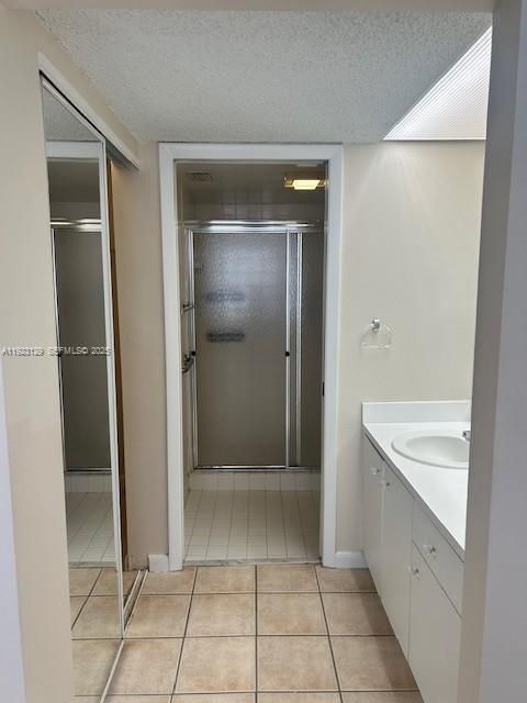 В аренду: $1,800 (2 спален, 2 ванн, 930 Квадратных фут)