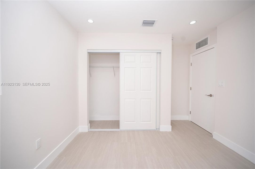 For Sale: $640,000 (4 beds, 3 baths, 1405 Square Feet)