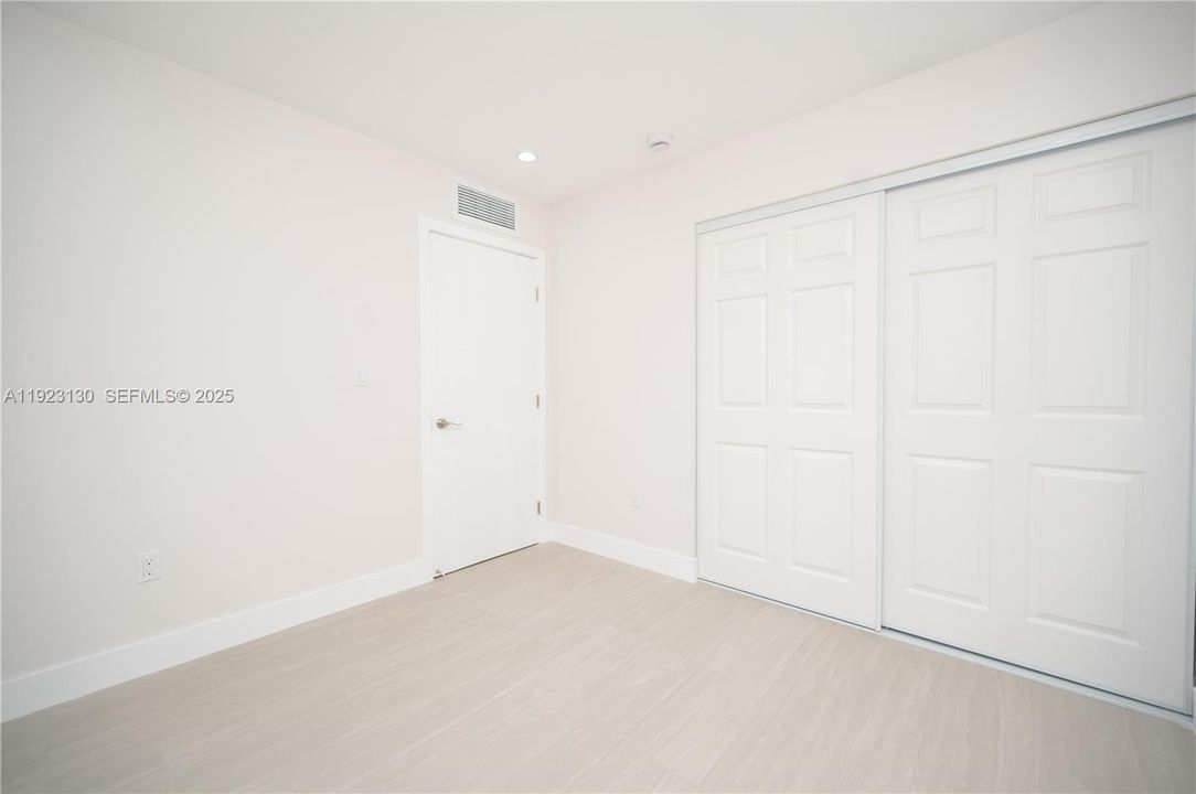 For Sale: $640,000 (4 beds, 3 baths, 1405 Square Feet)