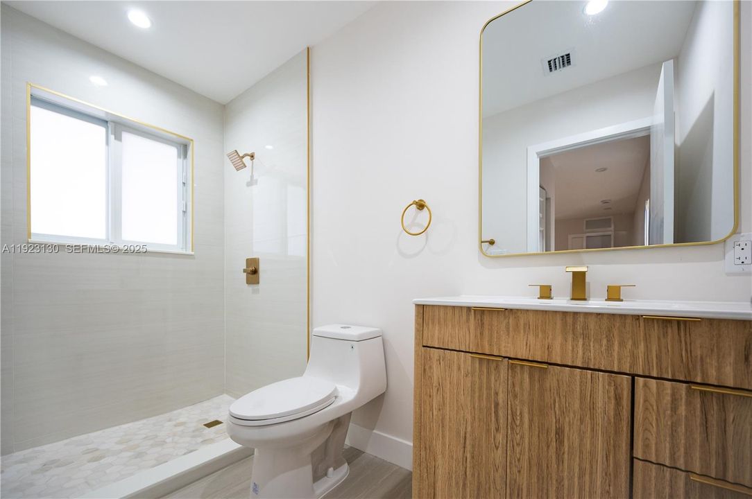 For Sale: $640,000 (4 beds, 3 baths, 1405 Square Feet)