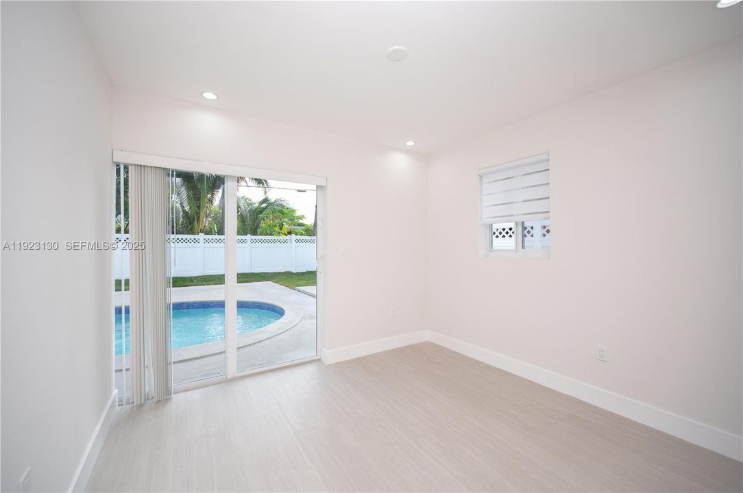 For Sale: $640,000 (4 beds, 3 baths, 1405 Square Feet)