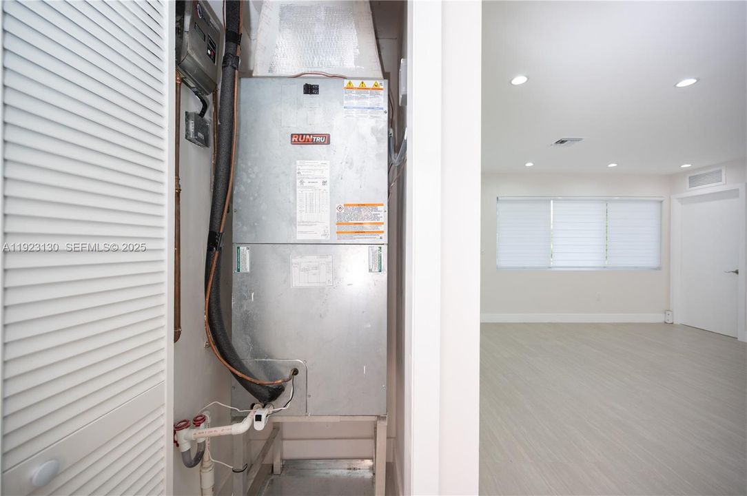 For Sale: $640,000 (4 beds, 3 baths, 1405 Square Feet)