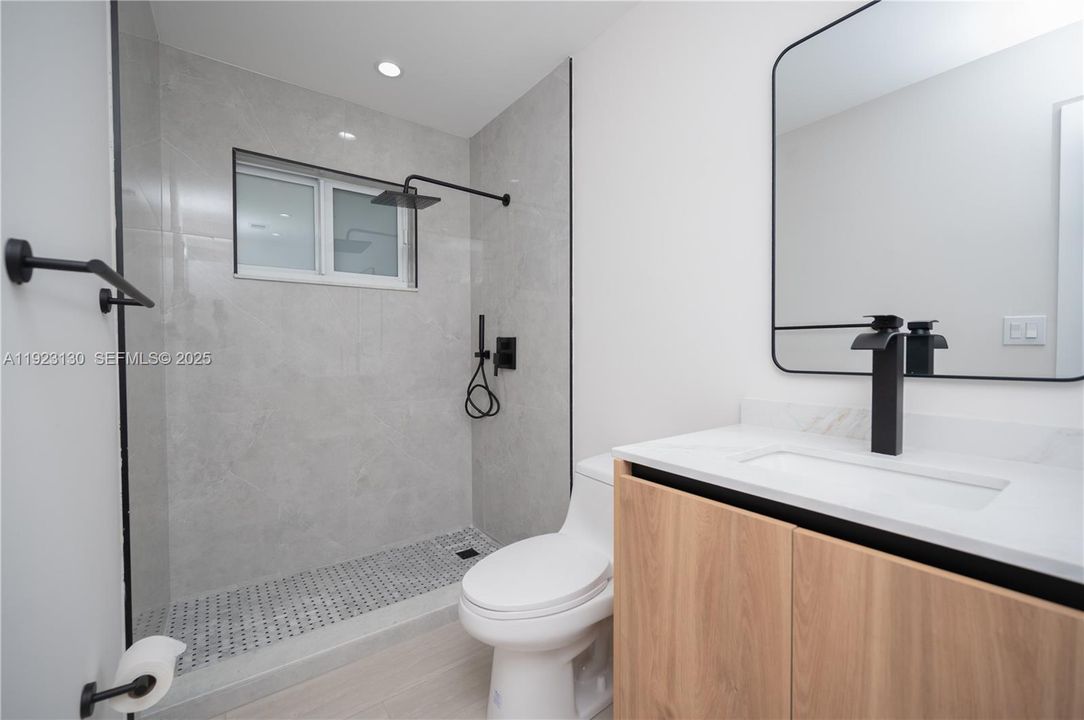 For Sale: $640,000 (4 beds, 3 baths, 1405 Square Feet)