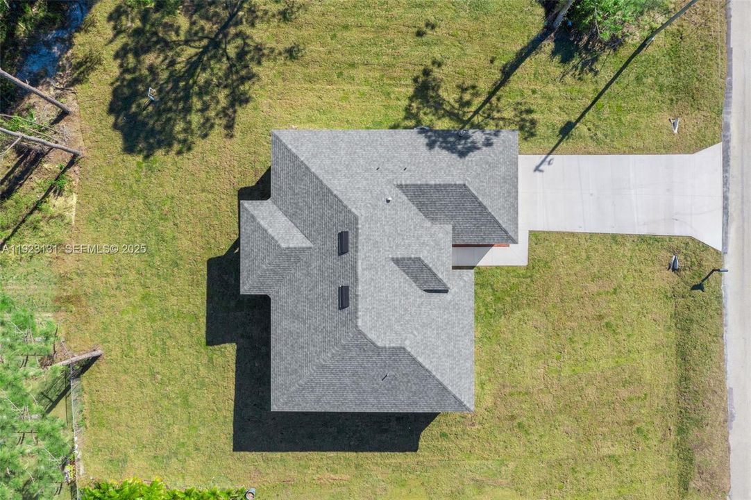 出租: $1,900 (4 贝兹, 2 浴室, 1639 平方英尺)