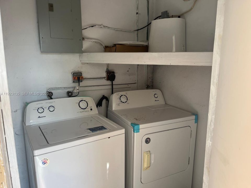 For Rent: $2,300 (2 beds, 2 baths, 2148 Square Feet)