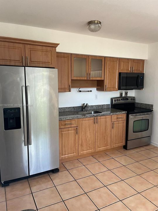 For Rent: $2,300 (2 beds, 2 baths, 2148 Square Feet)