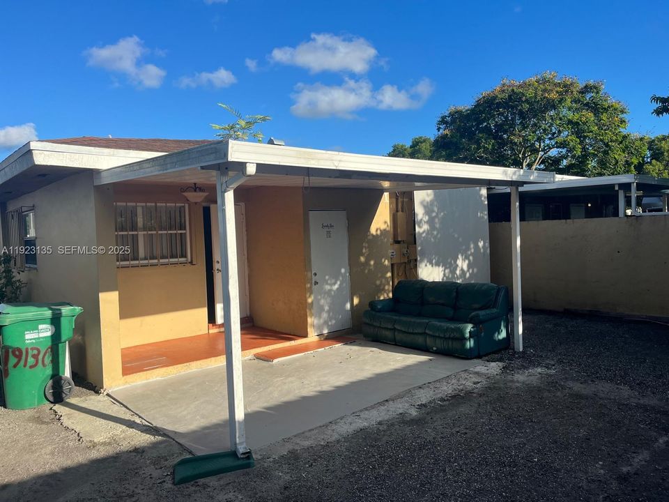 For Rent: $2,300 (2 beds, 2 baths, 2148 Square Feet)