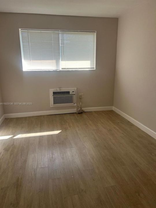 For Rent: $1,490 (1 beds, 1 baths, 2804 Square Feet)